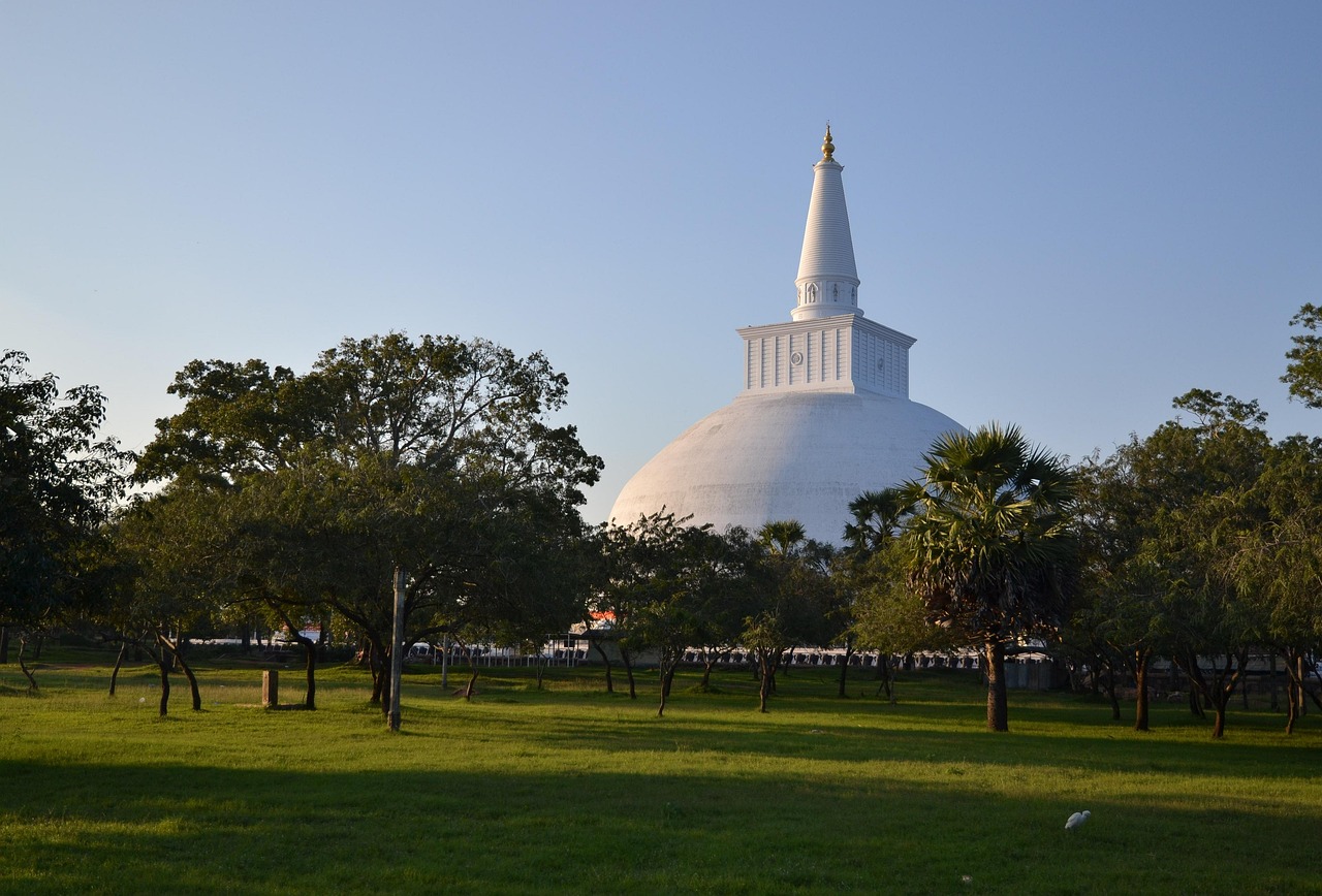 sri lanka spiritual places anuradhapura sri maha bodhi